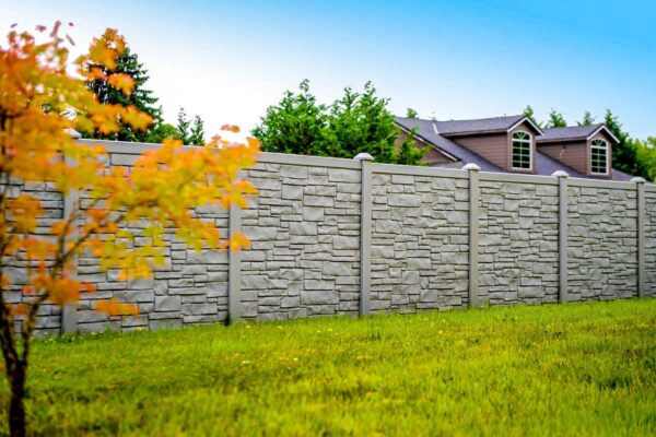 Green Fencing: Eco-Friendly and Aesthetically Superior