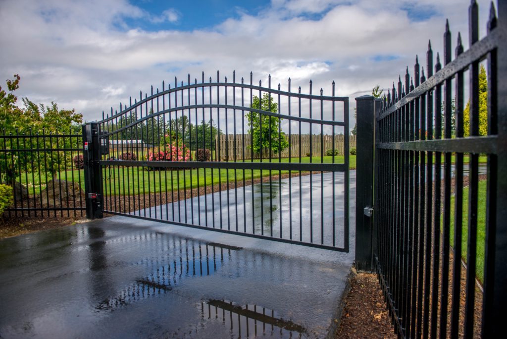 1015 Ornamental Gates Automatic opening swing gate
