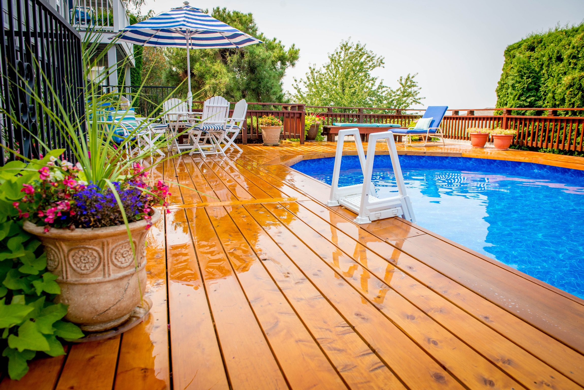 Stained Port Orford cedar around pool