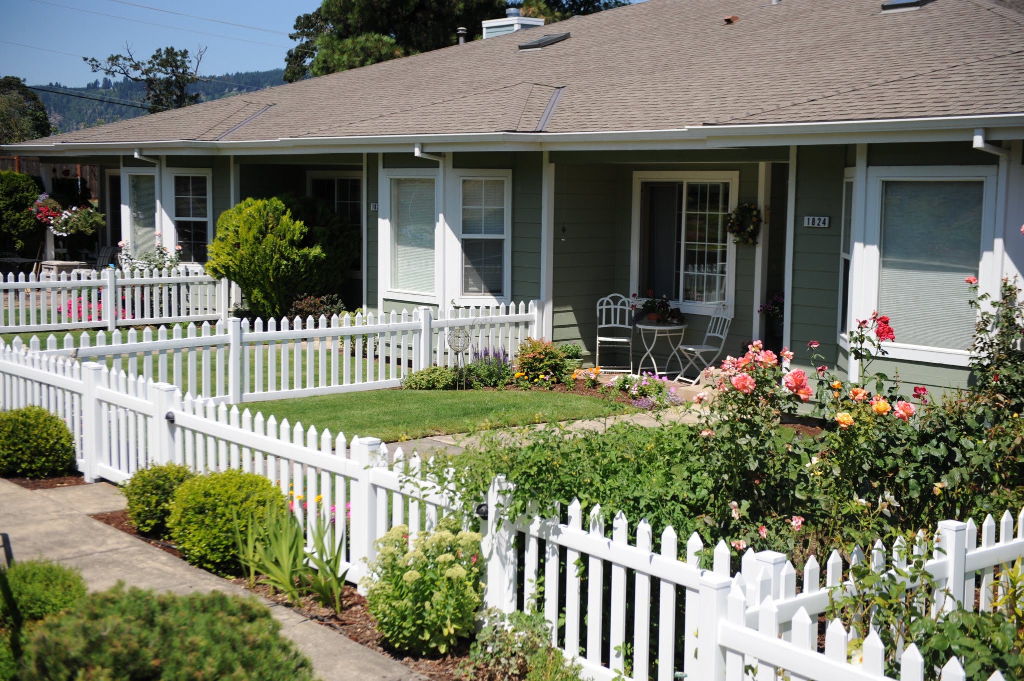 White vinyl picket fencing