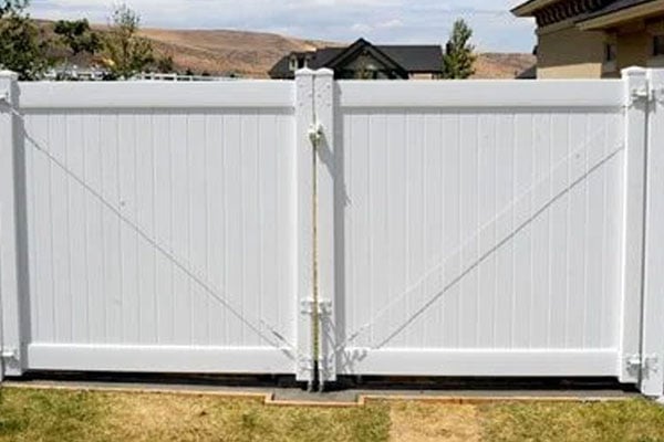 Driveway gate entrance Driveway gate entrance