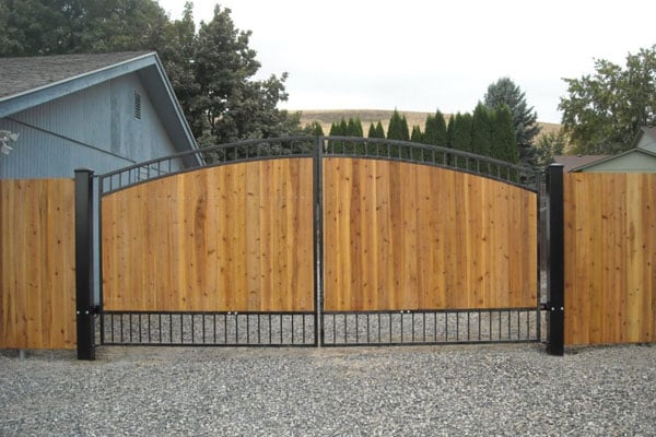 driveway gate driveway gate