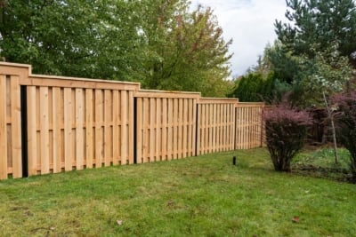 1008 Fencing Cedar Good Neighbor Good Neighbor with metal posts