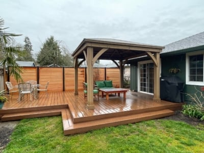 1041 Horizontal Cedar Fencing horizontal fence with black posts