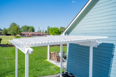 1094 Covers Acrylite Acrylite panels on a vinyl pergola in Richland, WA