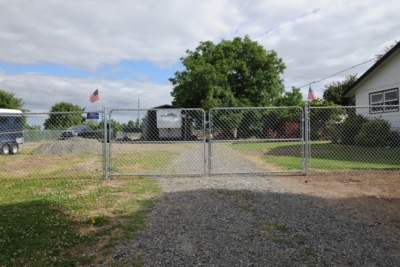 1013 Chain Link Fencing Galvanized chain link gate