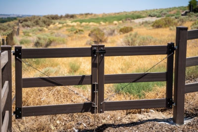 1002 Vinyl Gates double drive pasture rail gate
