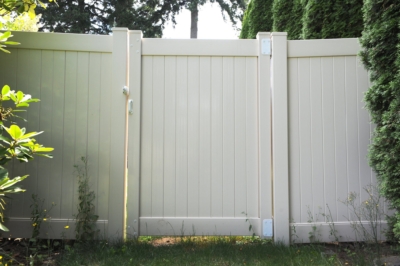 1006 Vinyl Gates Vinyl privacy gate