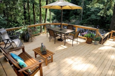 1062 Decking Cedar Cedar deck with cedar handrail