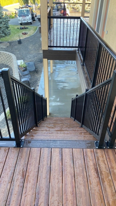 1076 Stairs Stairs and railing in Richland, WA