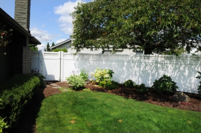 1003 Fencing Vinyl Lattice Top Vinyl lattice top fence and gate