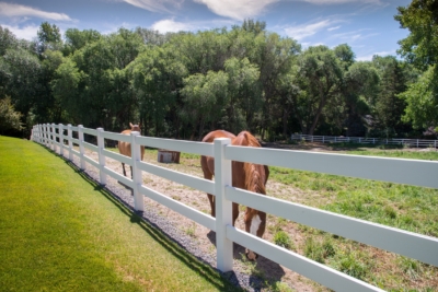 1049 Vinyl Pasture Rail Fencing Vinyl Pasture Rail Fencing is perfect for your horses