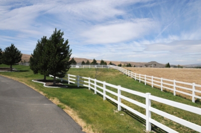 1050 Vinyl Pasture Rail Fencing White Vinyl Pasture Rail Fencing