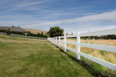 1054 Vinyl Pasture Rail Fencing Vinyl Pasture Rail Fencing from Rick's Custom fencing
