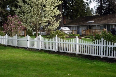 1049 Vinyl Picket Fencing Scalloped picket fencing