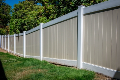 1049 Vinyl Privacy Fencing White and tan vinyl Privacy fencing