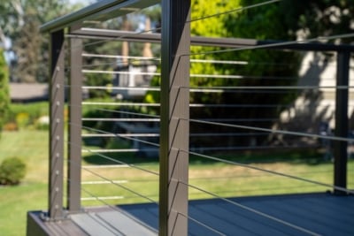 Aluminum cable railing corner